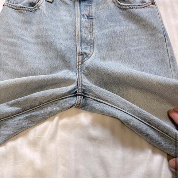 Levi’s Ribcage Split Flare Jean Dazed and Confused Light Washed Blue size 26 - Picture 10 of 16